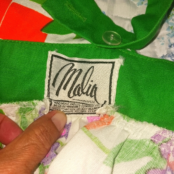 Malia Honolulu Vintage sundress. Buttons at neck in back. Green, pink, orange - Picture 4 of 4